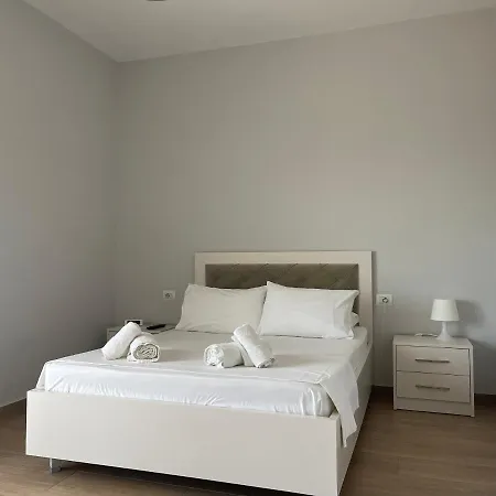 Almando Hotel *