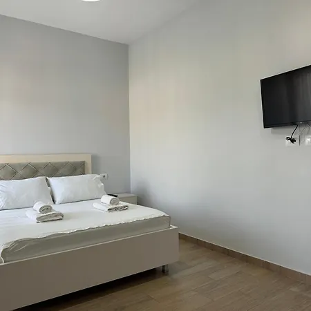 Almando Hotel *
